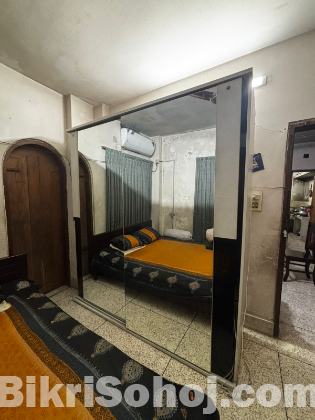 প্রিমিয়াম ইমপোর্টেড স্লাইডিং ডোর আলমারি ফুল মিররসহ